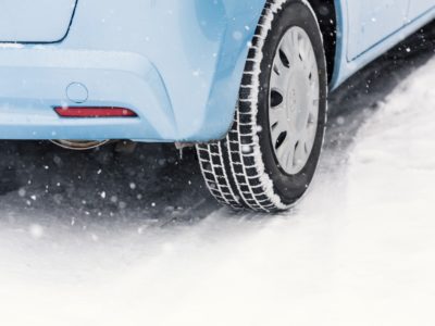 北海道は4WD/AWD/スタッドレスタイヤはブリ