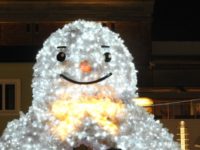 大雪でスキーシーズン開幕　パウダースノー北海道とヴァニタス