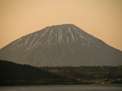今日はホワイトアウトでした。北海道は寒い